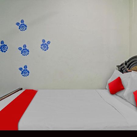 Oyo Flagship 81051 Sri Sai Manikanta Hotel Hyderabad Eksteriør billede