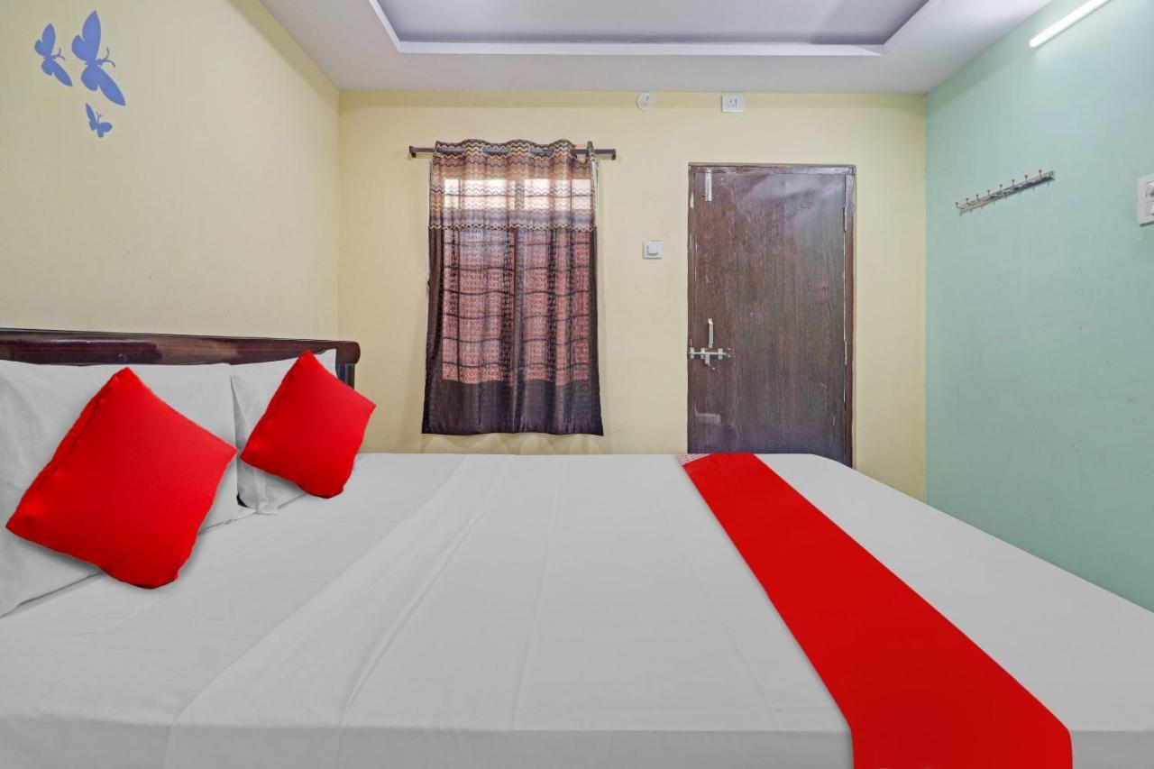 Oyo Flagship 81051 Sri Sai Manikanta Hotel Hyderabad Eksteriør billede
