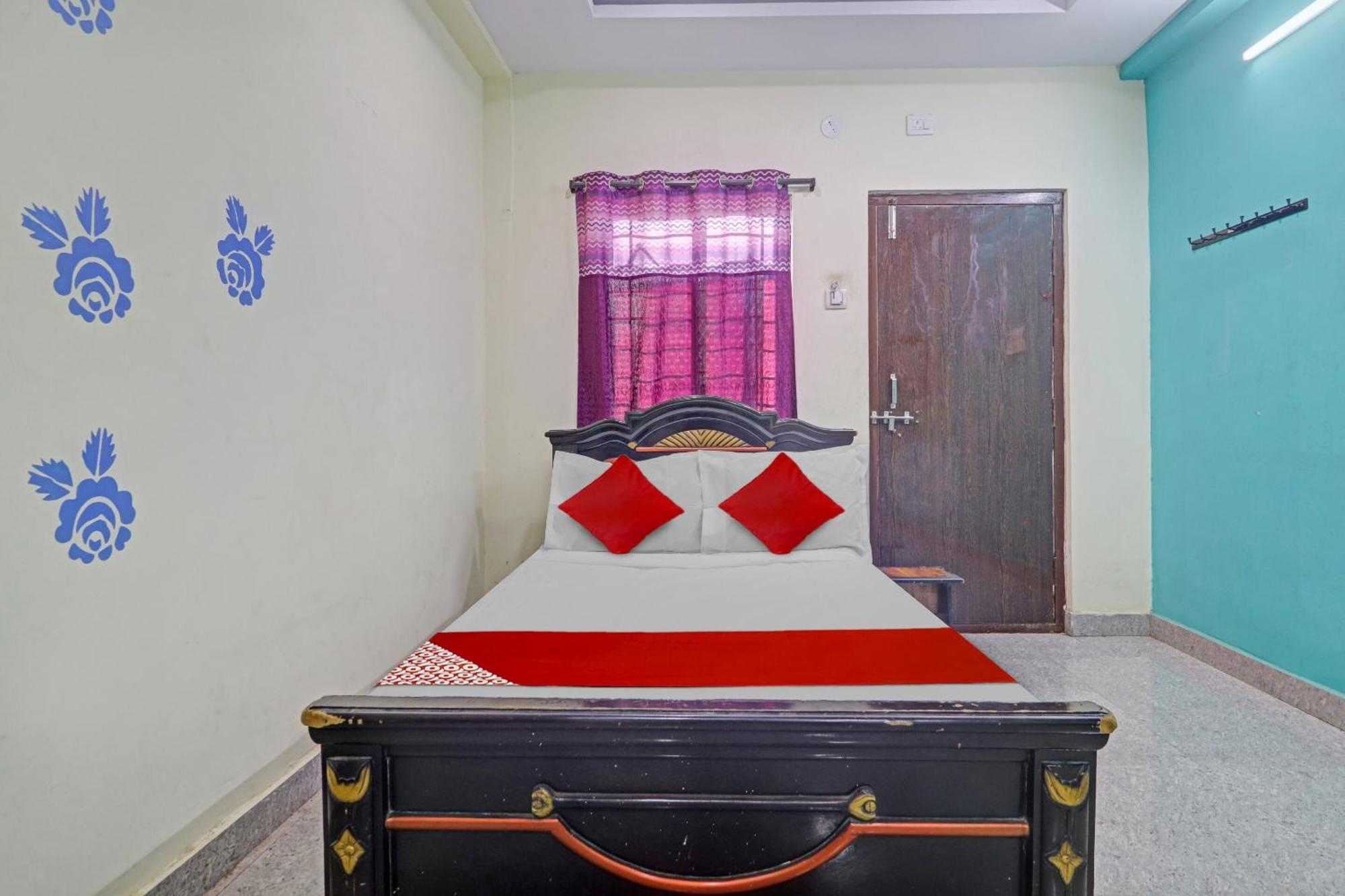 Oyo Flagship 81051 Sri Sai Manikanta Hotel Hyderabad Eksteriør billede