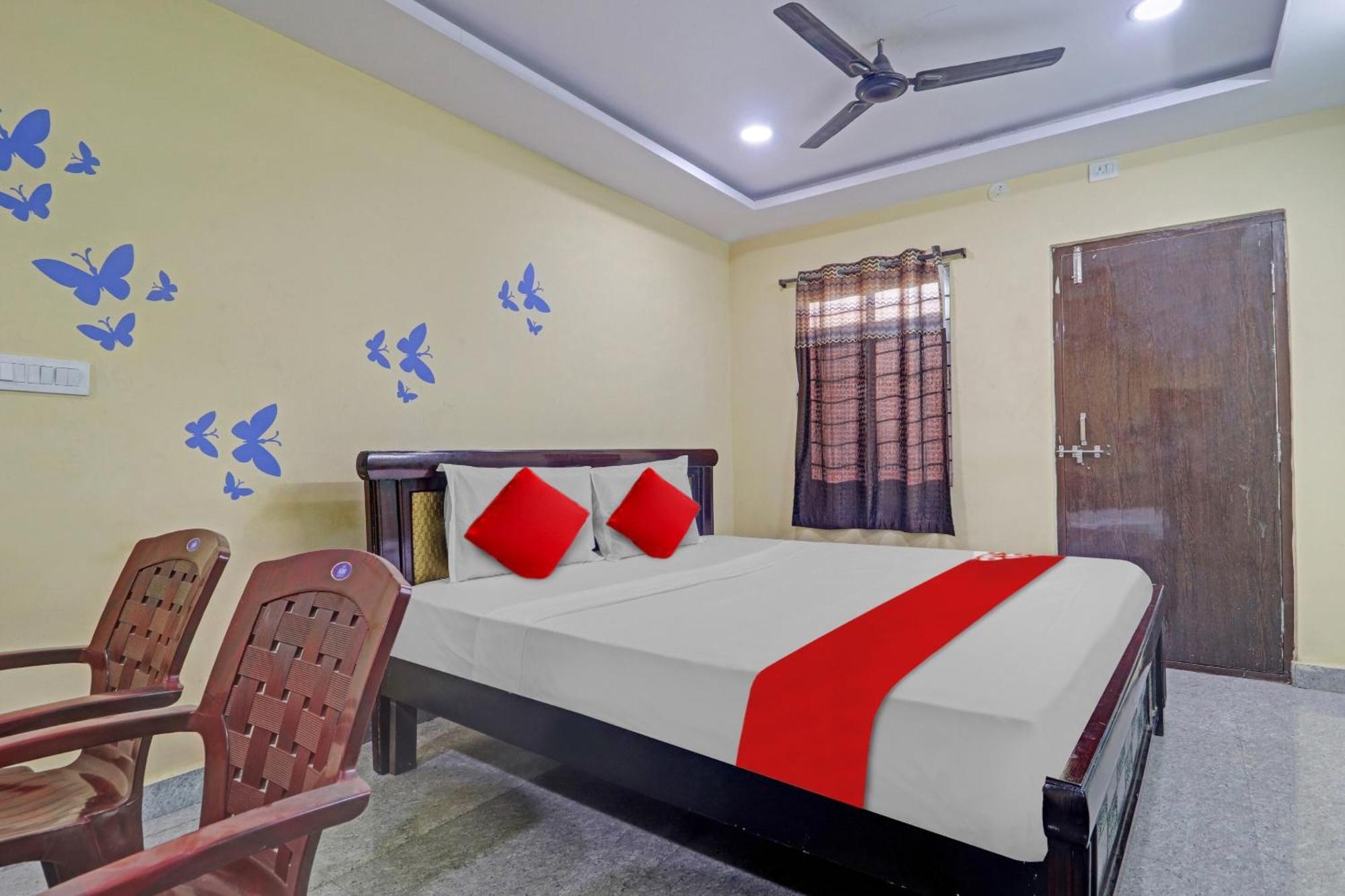 Oyo Flagship 81051 Sri Sai Manikanta Hotel Hyderabad Eksteriør billede